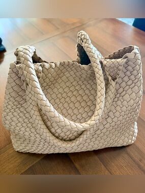 Woven tote bag